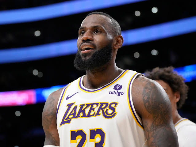 LeBron James Unlikely to Leave Lakers Despite Free Agency Option